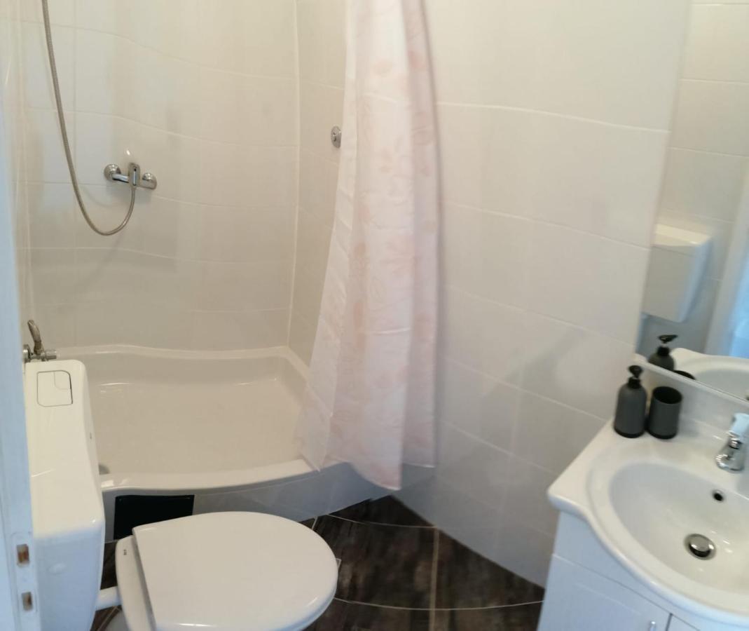 Apartmani Skalinada 玛里纳 外观 照片