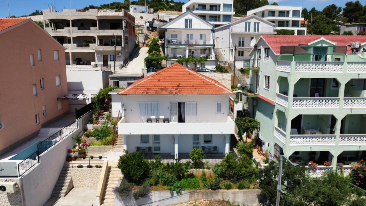 Apartmani Skalinada 玛里纳 外观 照片